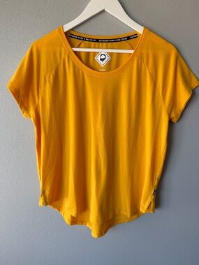 REI Co-op x Outdoor Afro yellow short sleeve scoop neck tee Women’s sz M
